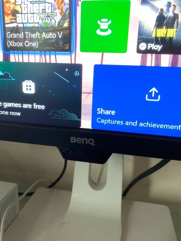 Original BenQ 21.5" 1080P Bezel-less Monitor with Built In Speakers 3