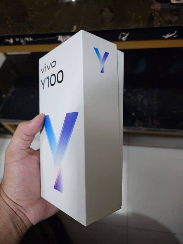 vivo y100 8/256 GB contact 03260905394 1