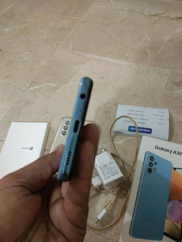 Samsung a32 with complete box vetnam virriant 4