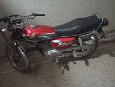 Honda 125 23/24 in very good and new condition