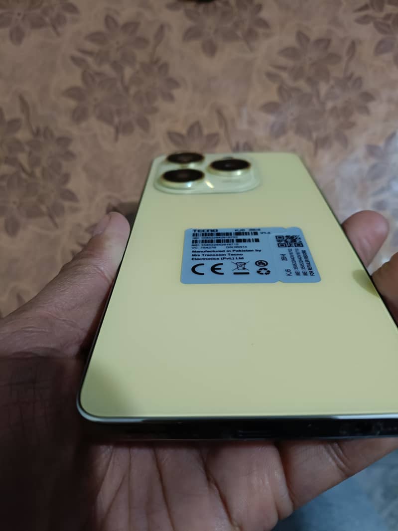 Tecno spark 20 pro ( 11month and 15 days warranty) 1