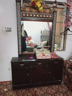 dressing mirror