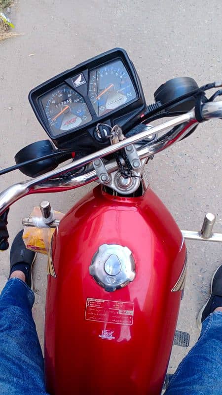 Honda CG 125 , Red Color , Lush Condition 100 % Orignal 1