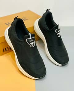 mens casual sneakers