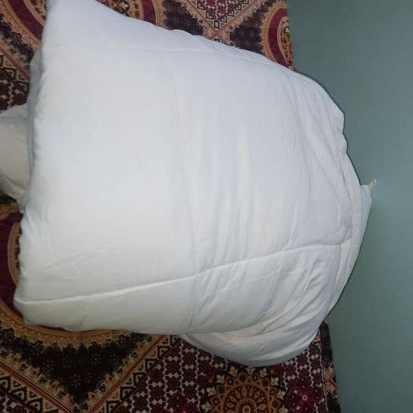 white blanket (bed comforter( 1