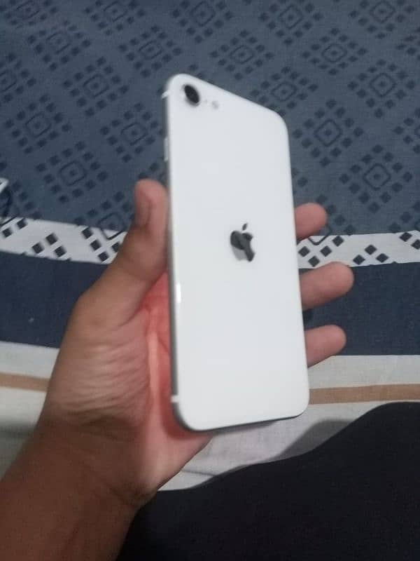 AoA I m selling my iphone SE 2020 jv 3