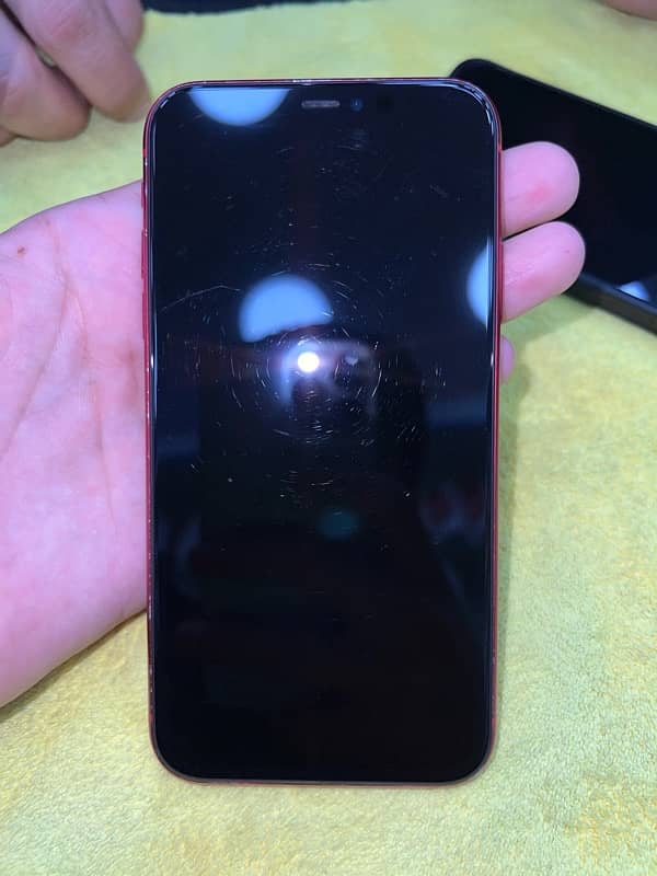 IPhone 11jv 128 Gb red 5