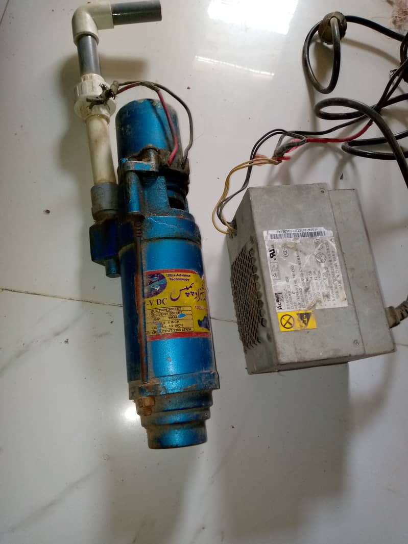 12 volt water pump good condition 1