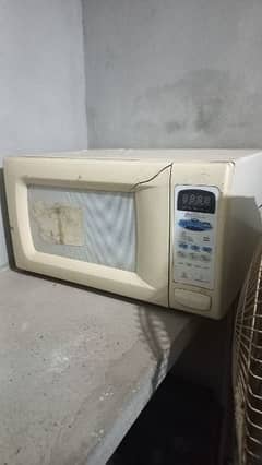 36ltr oven  useable achi condition  mai