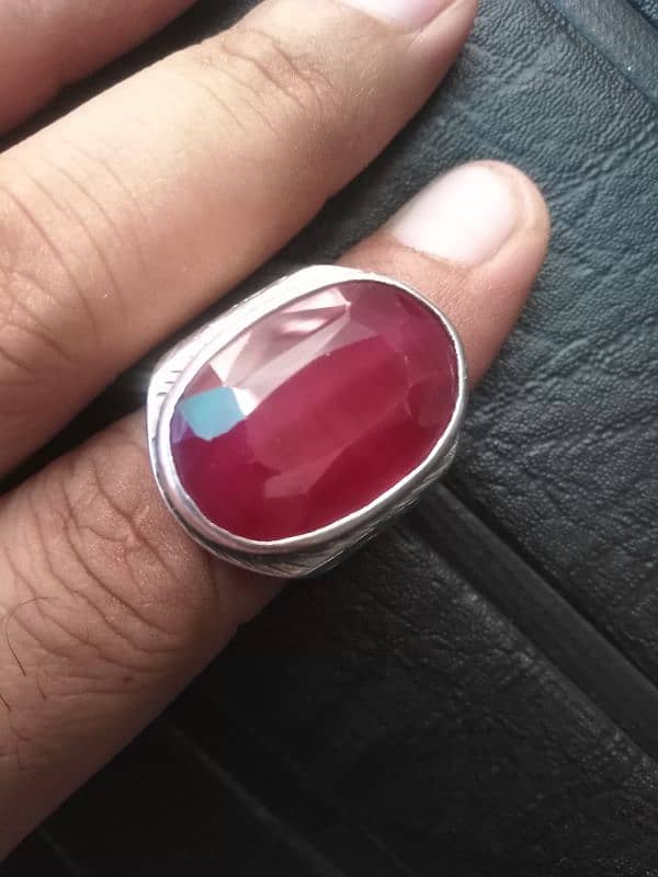 am selling my ring anari yaqoot original 2