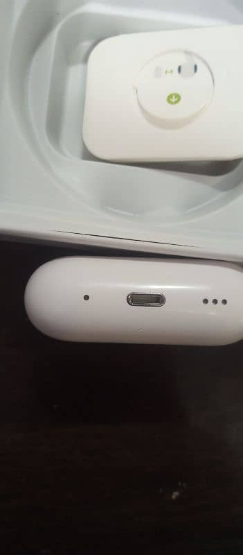 Apple Air Pods Second Generation 3