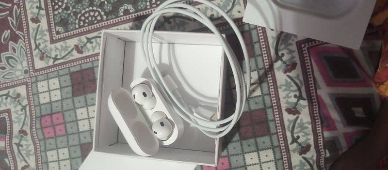 Apple Air Pods Second Generation 7