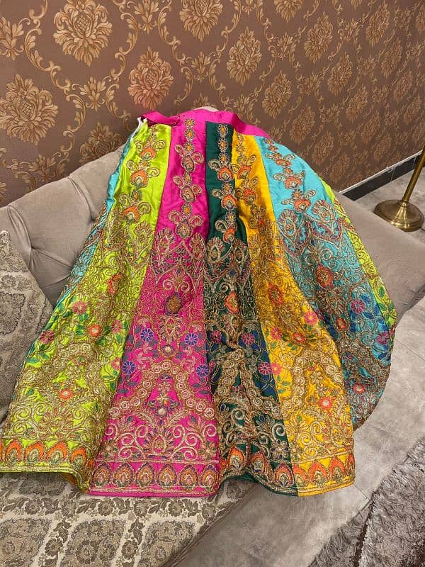 beautiful and expensive lehnga. 1