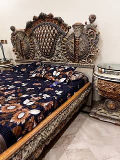 Fancy bed full set