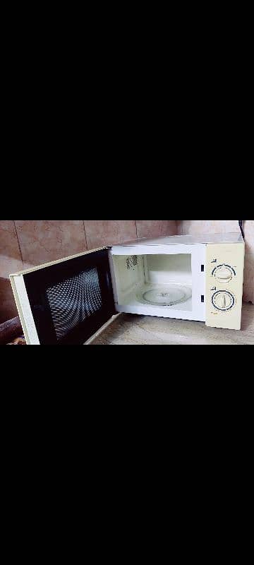 Orient microwave oven urgent sale 3