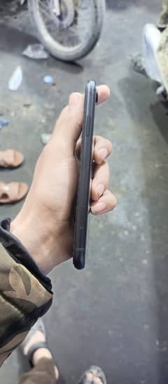 I am selling phone xr non pta simworking