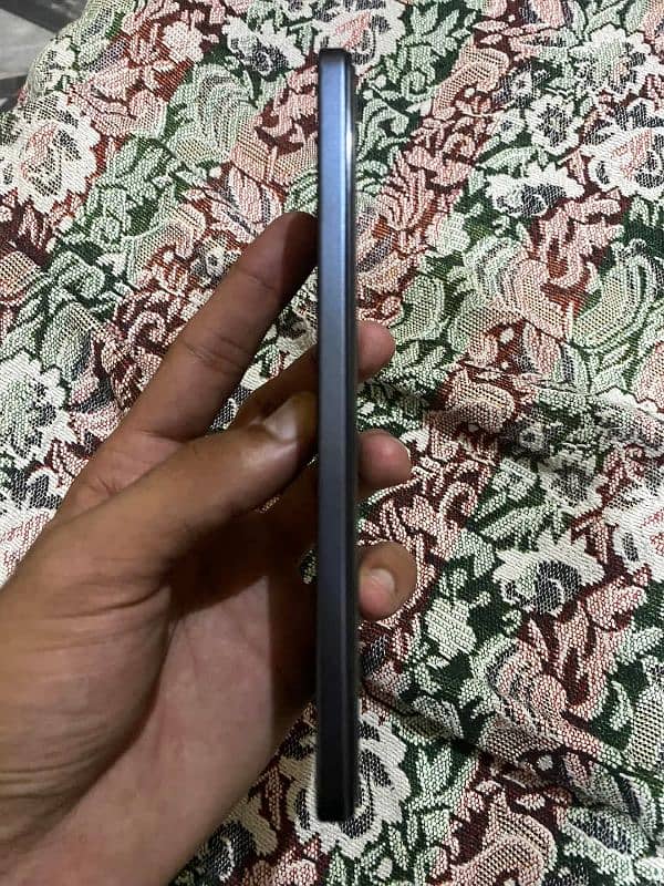 Vivo V27e 8/256 With Full Box 2