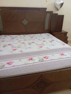 only 5 months use excellent condition bed set