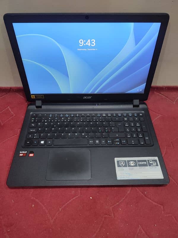 Lenovo Aspire ES-15: 8 GB DDR3 Ram/256 GB SSD. 1