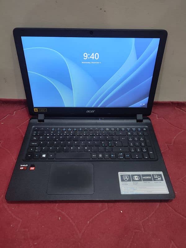 Lenovo Aspire ES-15: 8 GB DDR3 Ram/256 GB SSD. 2