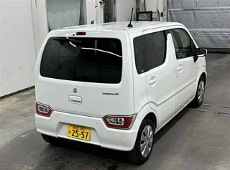 Daihatsu Mira 2021 1