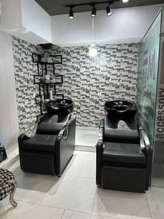 salon in brand new condition for sale