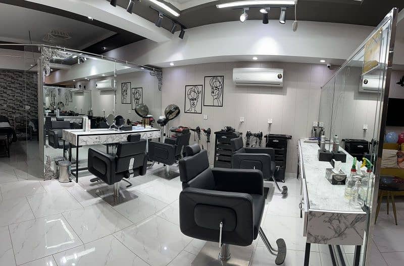 salon in brand new condition for sale 2