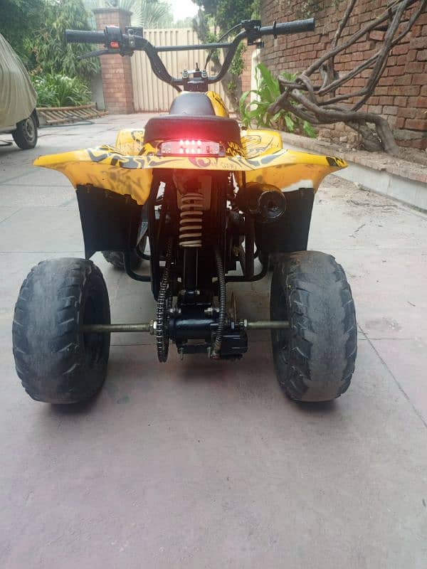 atv quad bike just like new 4