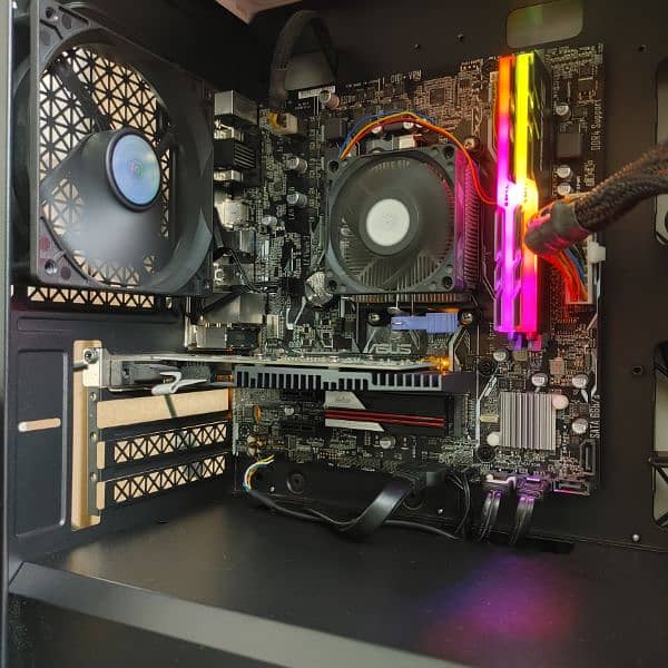 Gaming pc: Ryzen 7 2700x, 16gb RGB, 500w PSU, Deepcool Gaming case 3