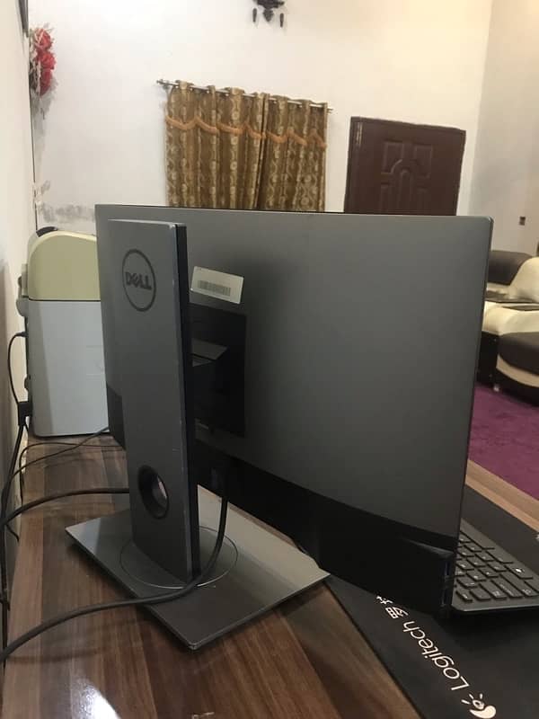 Ultrasharp Dell HD Slim LED 24 inh 4