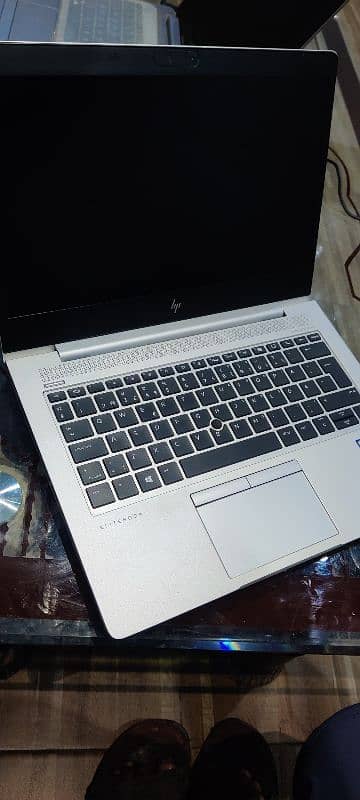 HP Elitebook 830-G5 0