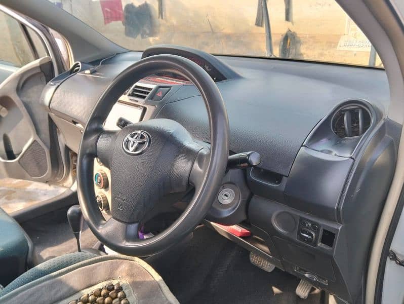 Toyota Vitz 2005 4