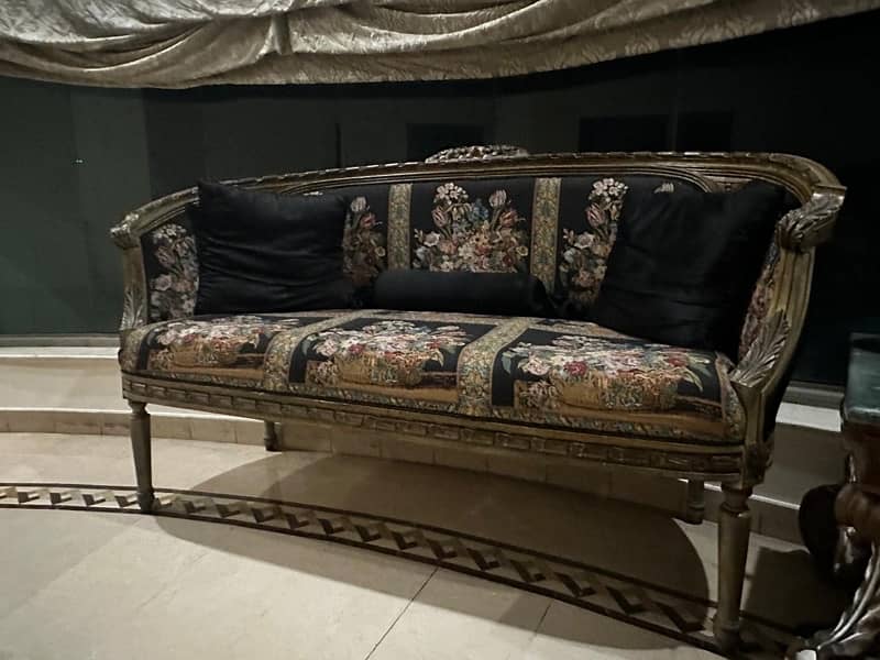 Elegant 2-seater black floral sofa with wooden structure & 3 cushions 0