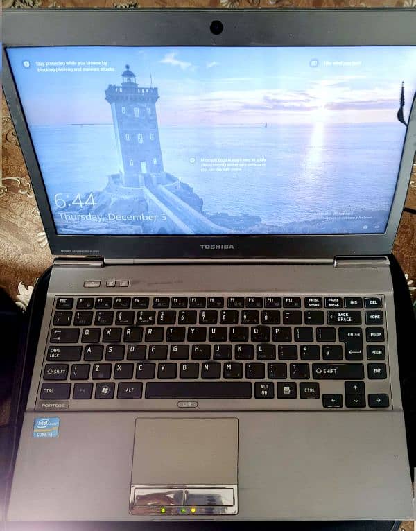 TOSHIBA laptop 4