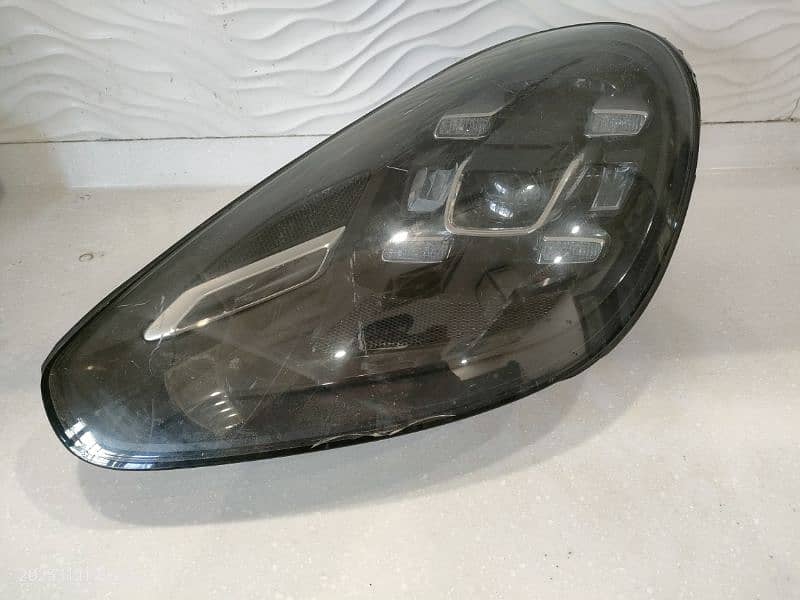 Porsche Cayenne headlight 5