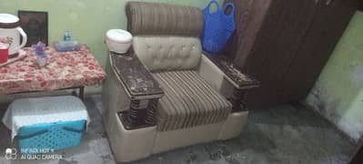 single seeter sofa