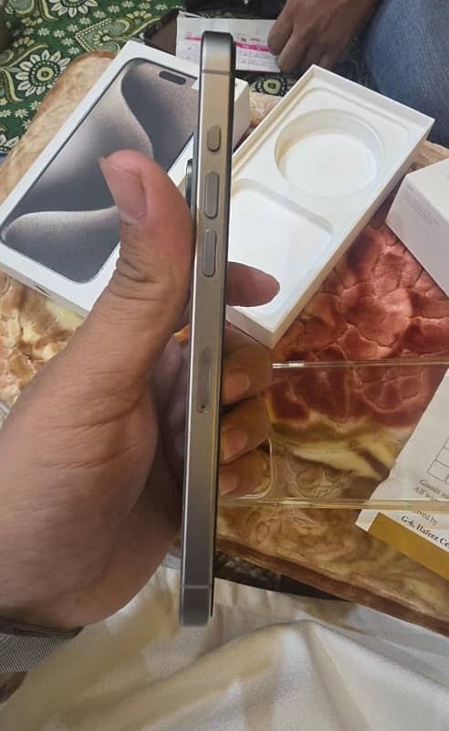 Iphone 15 pro max 256gb Factory unlock 5