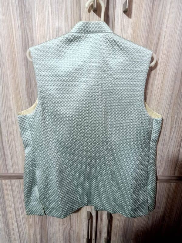 Almirah brand original waistcoat medium size low price 3