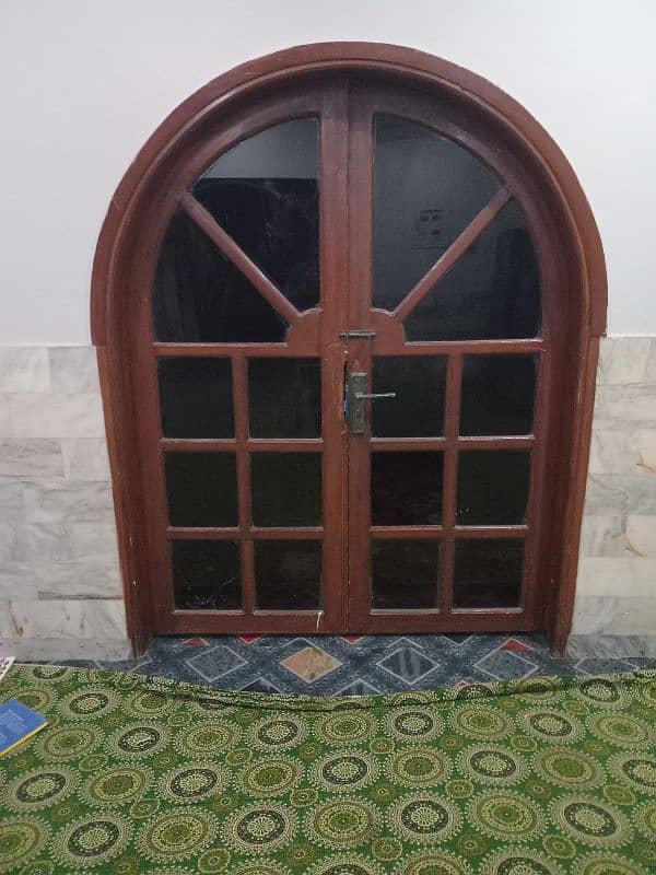 woden door in good condition 2