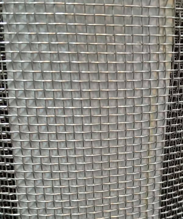 Steel jali Razor Barbed wire Mesh Security / pipe Chain link Fence 4