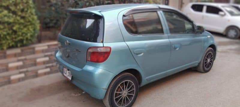 Toyota Vitz 2001 7