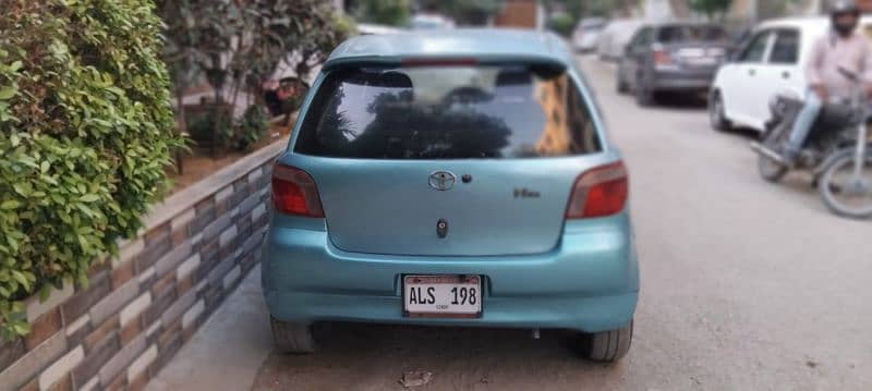 Toyota Vitz 2001 10