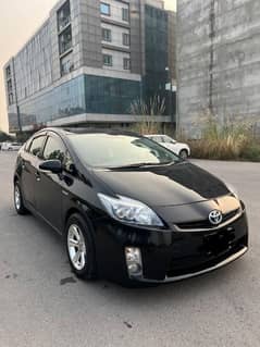 Toyota Prius 2011/ 2014 in total genuine paint & in out class cond