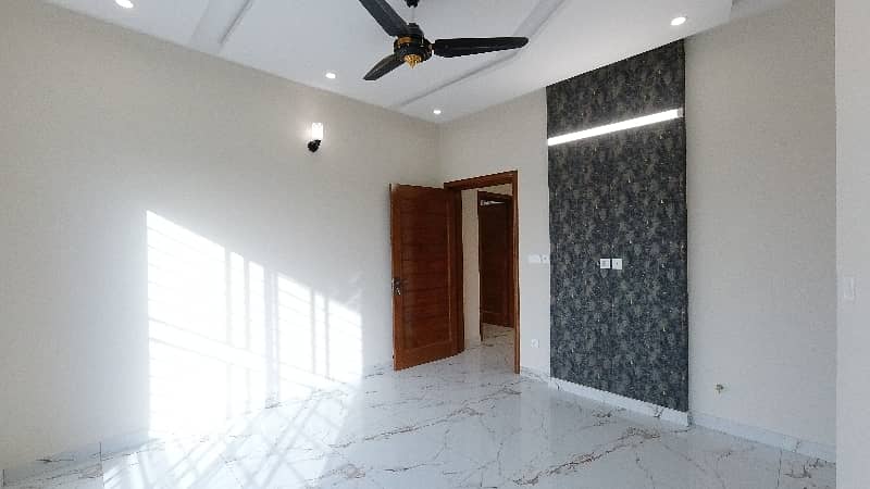 Buy Prime Location 3200 Square Feet House At Highly Affordable Price 40