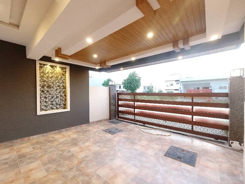 Prominently-Located On Excellent Location 7 Marla House Available In Jinnah Gardens Phase 1 4