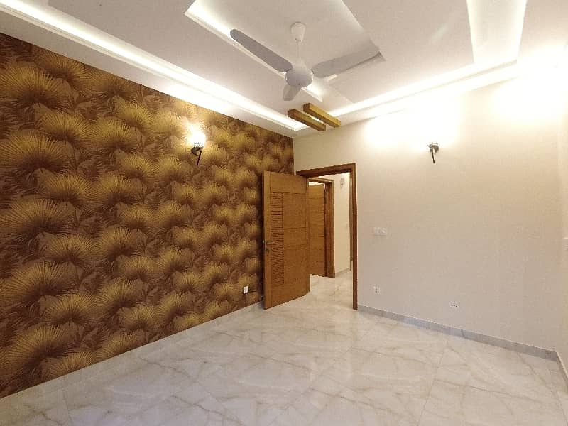 Prominently-Located On Excellent Location 7 Marla House Available In Jinnah Gardens Phase 1 12