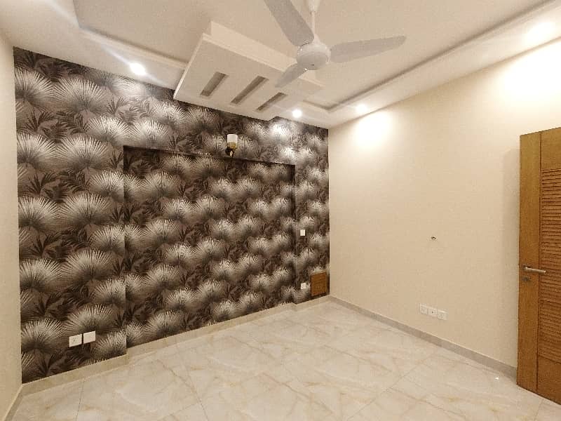 Prominently-Located On Excellent Location 7 Marla House Available In Jinnah Gardens Phase 1 15