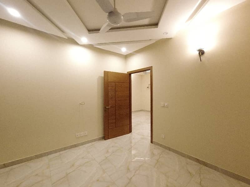 Prominently-Located On Excellent Location 7 Marla House Available In Jinnah Gardens Phase 1 28