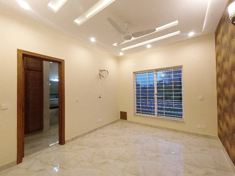 Prominently-Located On Excellent Location 7 Marla House Available In Jinnah Gardens Phase 1 29