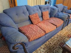 "Cozy Comfort: Pre-Loved Sofa Set for Sale!"